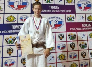 19-летняя Елизавета Федяева стала серебряным призером среди женщин категории до 52 кг.