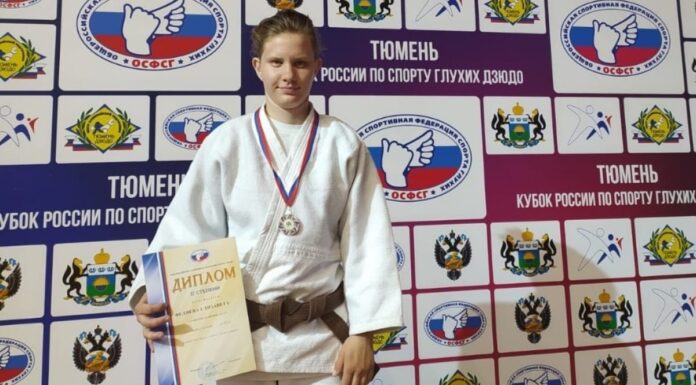19-летняя Елизавета Федяева стала серебряным призером среди женщин категории до 52 кг.