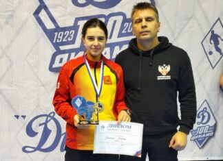Мастер спорта Любовь Макеева заняла первое место в весе до 60 кг.