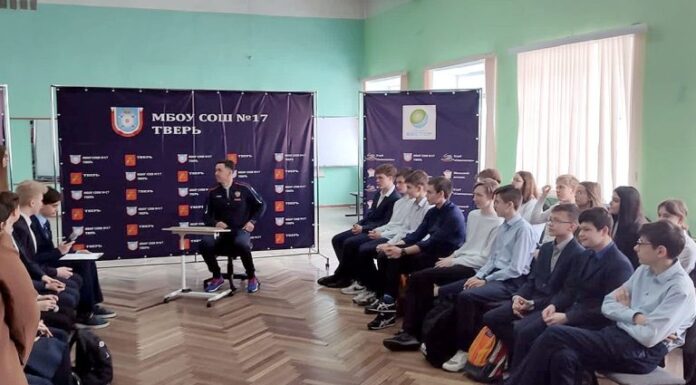 Известный каноист Илья Первухин побывал в самой математической школе Твери